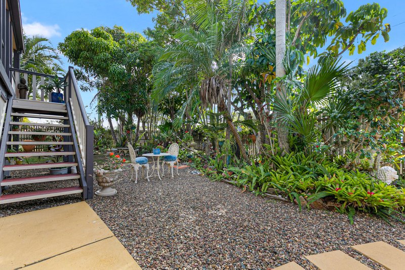 Photo - 85 Corfield Street, Point Vernon QLD 4655 - Image 16