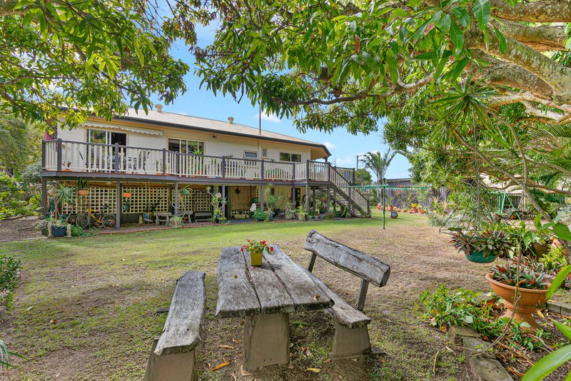 Photo - 85 Corfield Street, Point Vernon QLD 4655 - Image 18