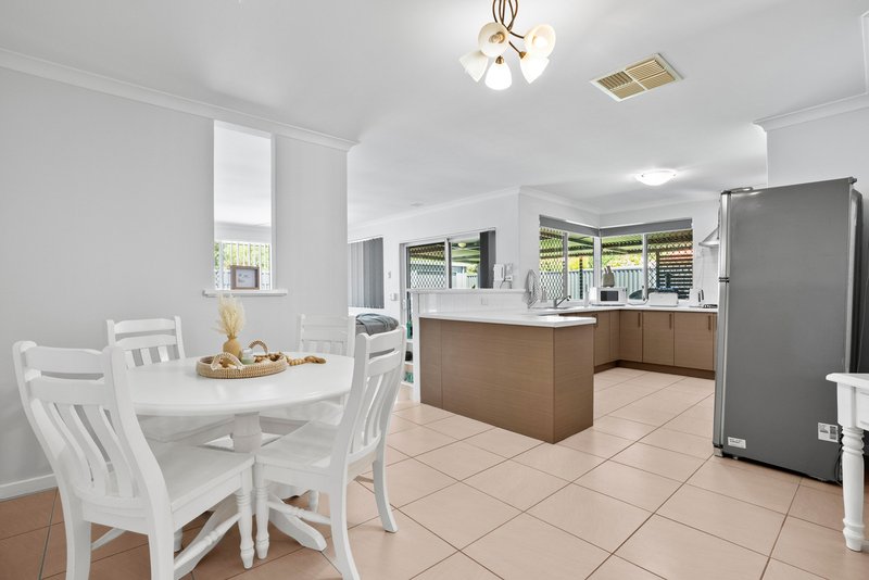 Photo - 85 Coronata Drive, Warnbro WA 6169 - Image 5