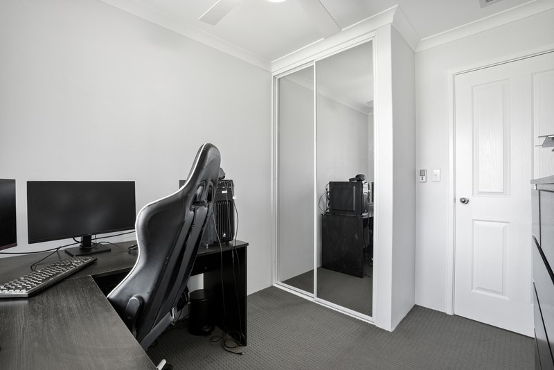 Photo - 85 Coronata Drive, Warnbro WA 6169 - Image 16