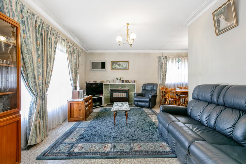 Photo - 85 Darebin Boulevard, Reservoir VIC 3073 - Image 2