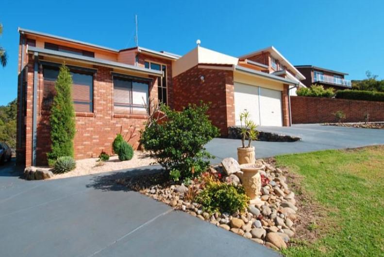 85 Derribong Drive, Cordeaux Heights NSW 2526