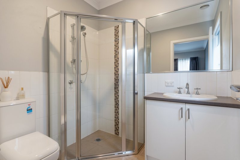 Photo - 8/5 Eden Place, Wallan VIC 3756 - Image 3