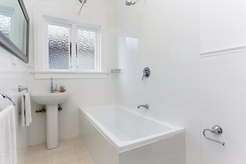 Photo - 8/5 Edward Street, Bondi Beach NSW 2026 - Image 5