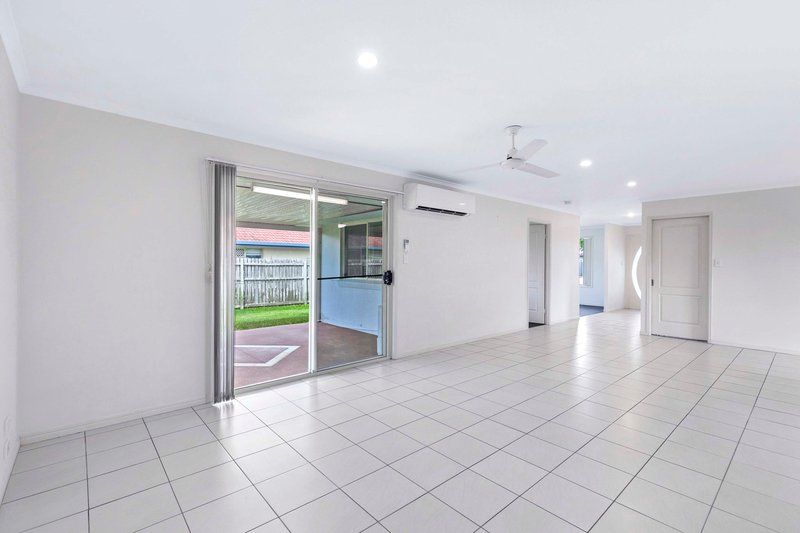 Photo - 85 Endeavour Way, Eli Waters QLD 4655 - Image 2