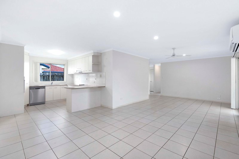 Photo - 85 Endeavour Way, Eli Waters QLD 4655 - Image 3