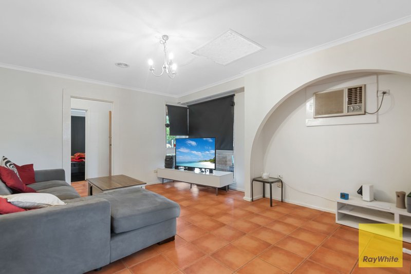 Photo - 85 Huntingfield Drive, Hoppers Crossing VIC 3029 - Image 2