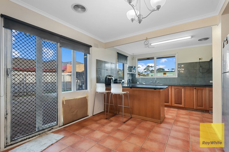 Photo - 85 Huntingfield Drive, Hoppers Crossing VIC 3029 - Image 6