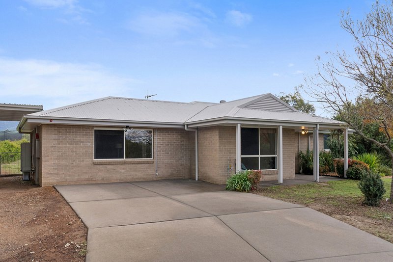 Photo - 85 Jim Bradley Crescent, Uriarra Village ACT 2611 - Image 2