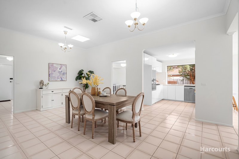 Photo - 85 Kellbourne Drive, Rowville VIC 3178 - Image 6