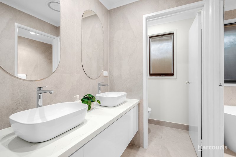 Photo - 85 Kellbourne Drive, Rowville VIC 3178 - Image 9