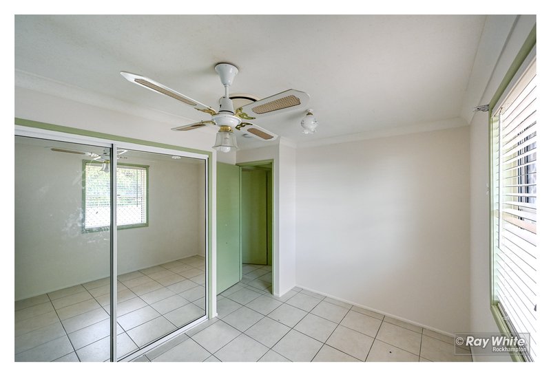 Photo - 8/5 Kingfisher Parade, Norman Gardens QLD 4701 - Image 14