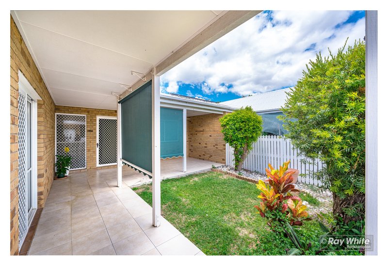 Photo - 8/5 Kingfisher Parade, Norman Gardens QLD 4701 - Image 17