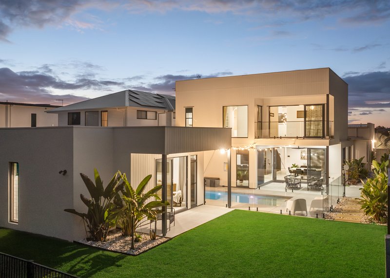 Photo - 85 Lake Serenity Boulevard, Helensvale QLD 4212 - Image 3