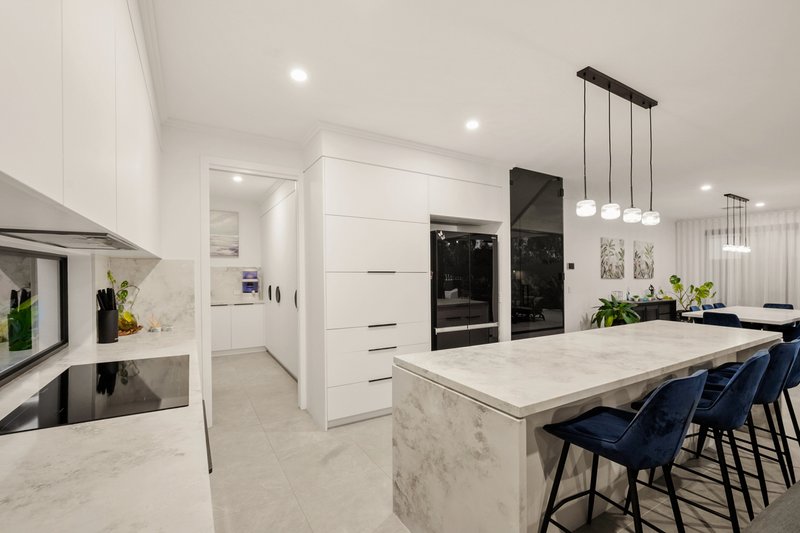 Photo - 85 Lake Serenity Boulevard, Helensvale QLD 4212 - Image 16