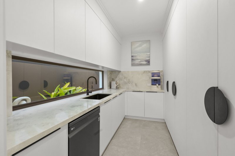 Photo - 85 Lake Serenity Boulevard, Helensvale QLD 4212 - Image 17