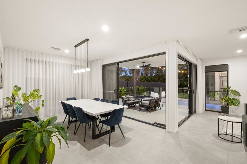 Photo - 85 Lake Serenity Boulevard, Helensvale QLD 4212 - Image 19