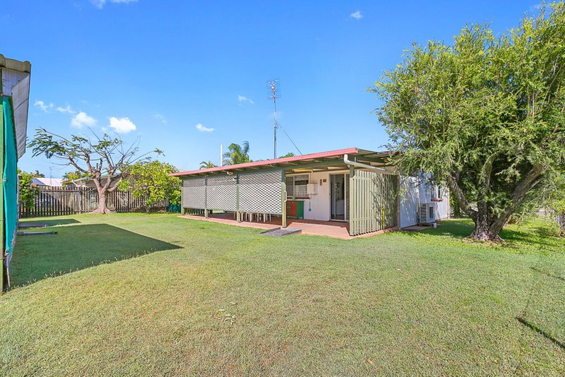 Photo - 85 Limpus Street, Urangan QLD 4655 - Image 16