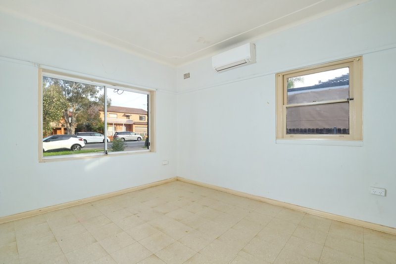 Photo - 85 Moorefields Road, Kingsgrove NSW 2208 - Image 4