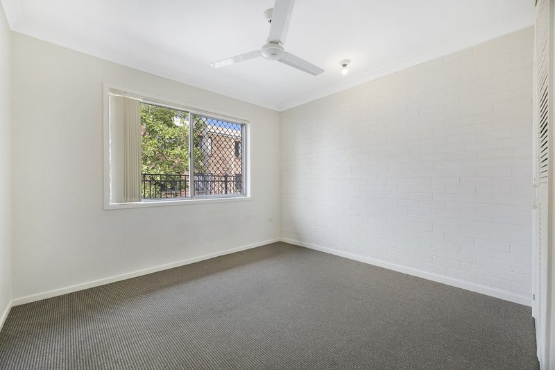 Photo - 8/5 North Street, Southport QLD 4215 - Image 4