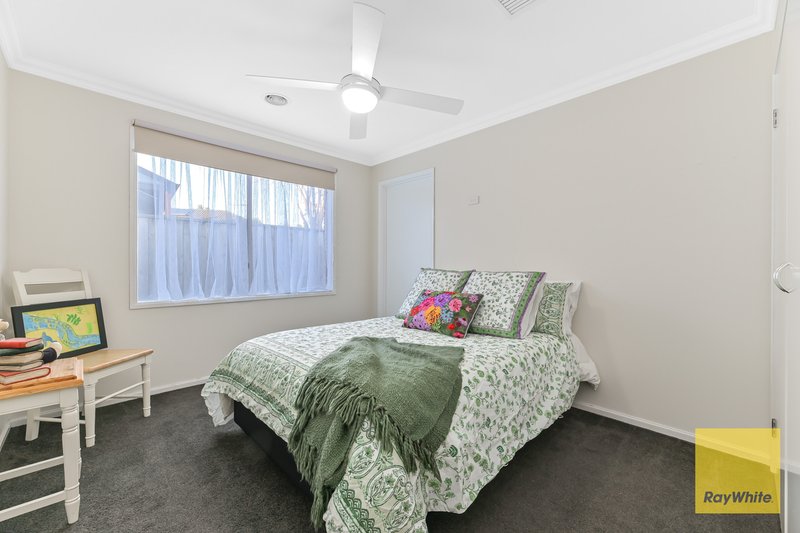 Photo - 85 Robinswood Parade, Narre Warren South VIC 3805 - Image 13