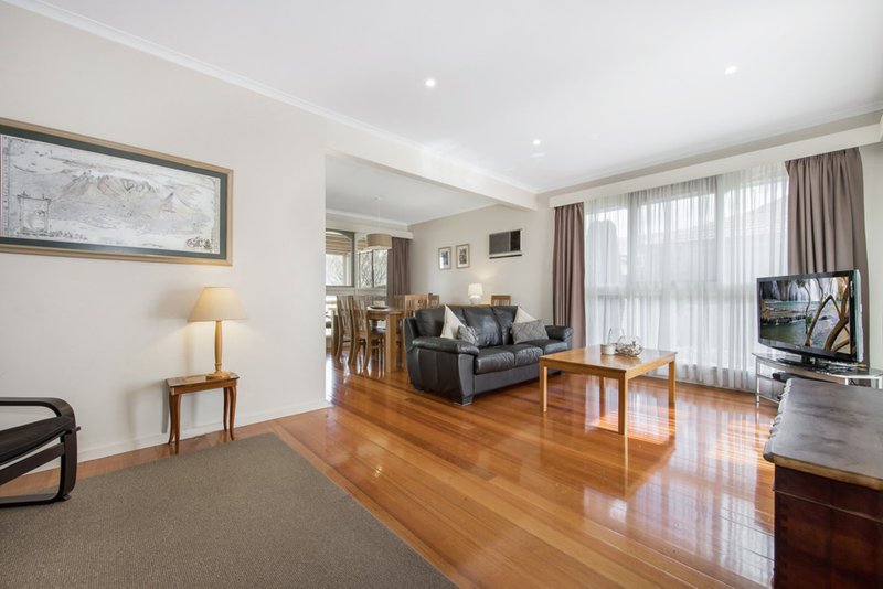 Photo - 85 Strada Crescent, Wheelers Hill VIC 3150 - Image 3