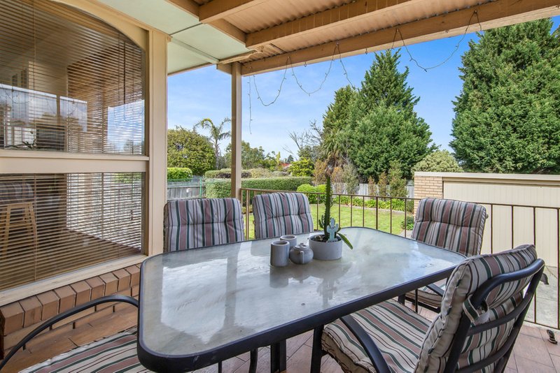 Photo - 85 Strada Crescent, Wheelers Hill VIC 3150 - Image 9