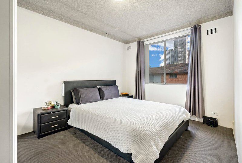 Photo - 8/5 Thomas Street, Parramatta NSW 2150 - Image 5