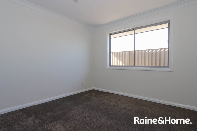 Photo - 85 Wentworth Drive, Kelso NSW 2795 - Image 8