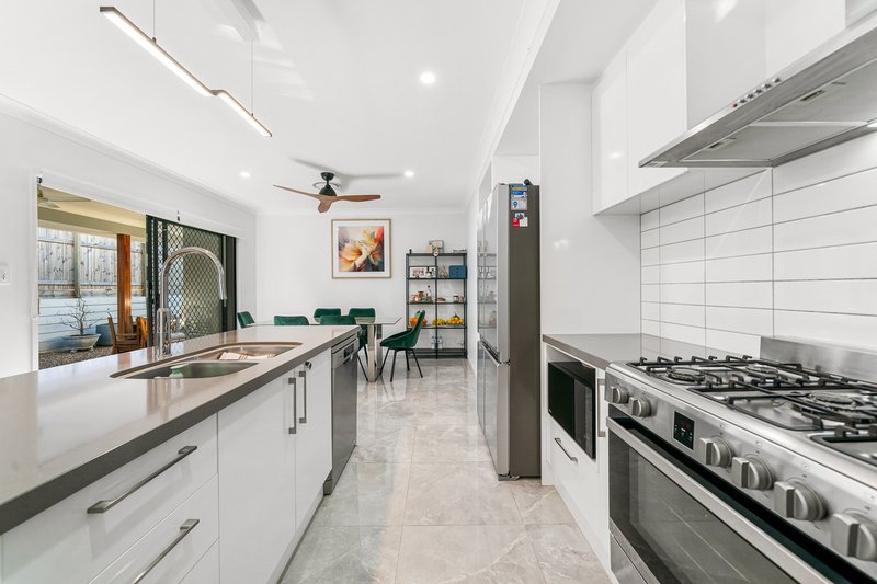Photo - 85 Westminster Boulevard, Doolandella QLD 4077 - Image 7