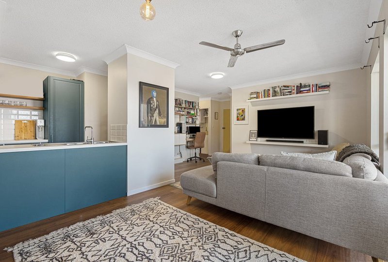 Photo - 8/5 Whytecliffe Street, Albion QLD 4010 - Image 2