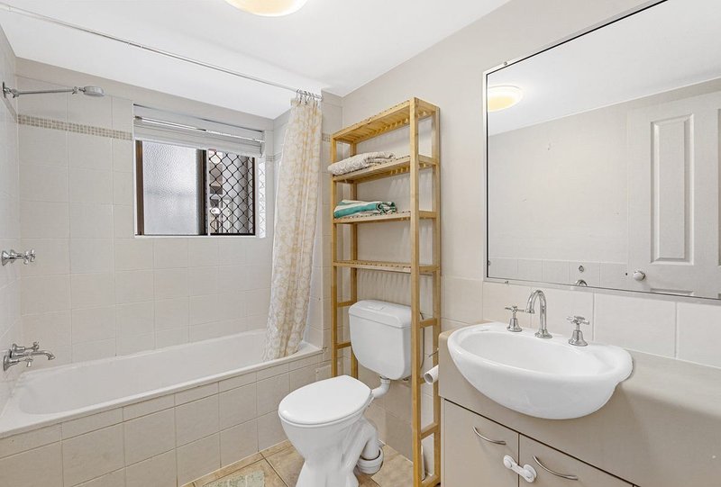Photo - 8/5 Whytecliffe Street, Albion QLD 4010 - Image 7