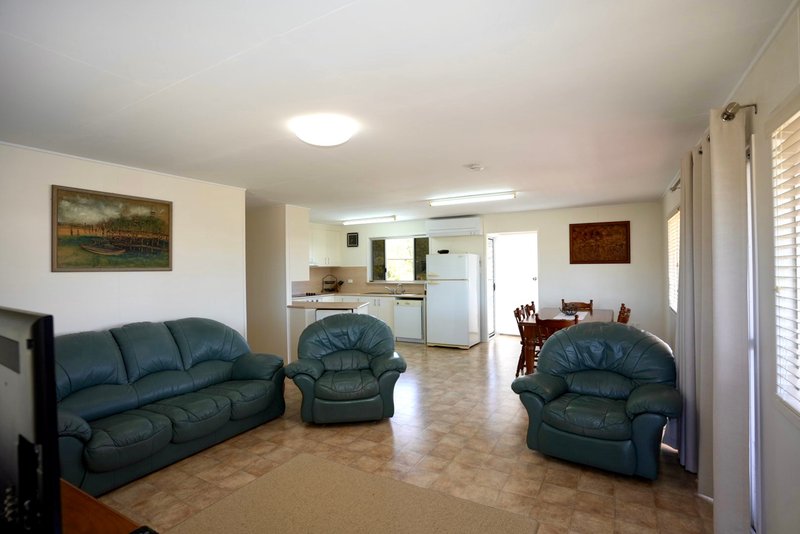 Photo - 85 Zelma Street, Grasstree Beach QLD 4740 - Image 9