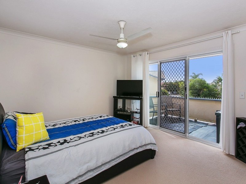 Photo - 8/50 St Kevins Ave , Benowa QLD 4217 - Image 9