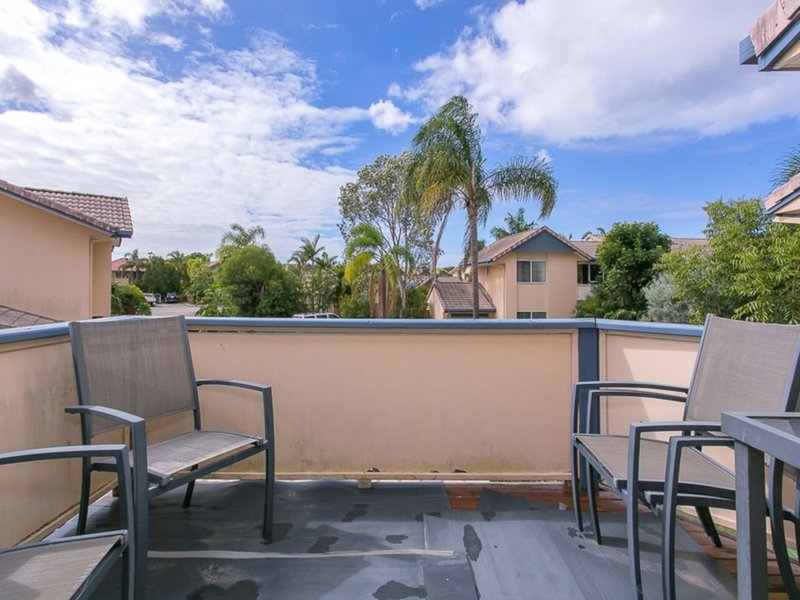 Photo - 8/50 St Kevins Ave , Benowa QLD 4217 - Image 11