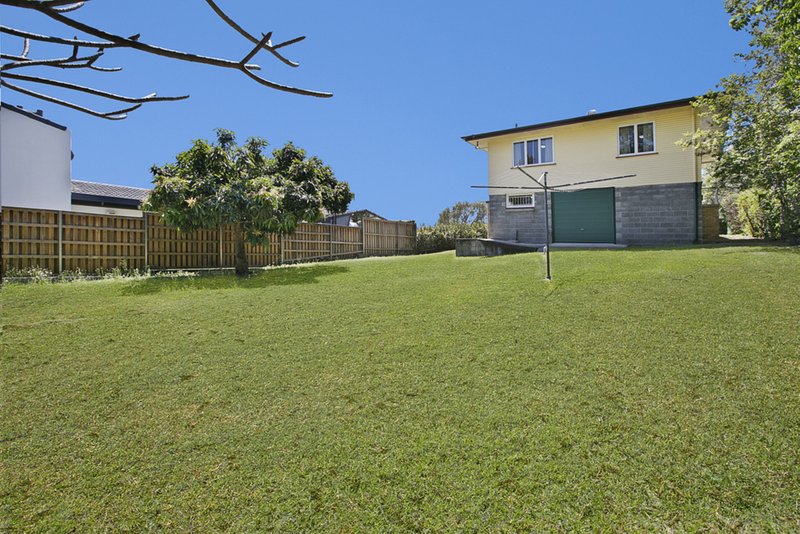 Photo - 851 Cavendish Road, Holland Park QLD 4121 - Image 3