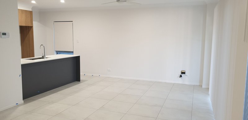 Photo - 85/14 Cavill Place, Runcorn QLD 4113 - Image 3