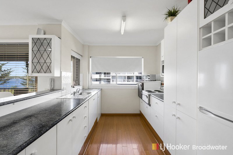 Photo - 8/516 Marine Parade, Biggera Waters QLD 4216 - Image 4