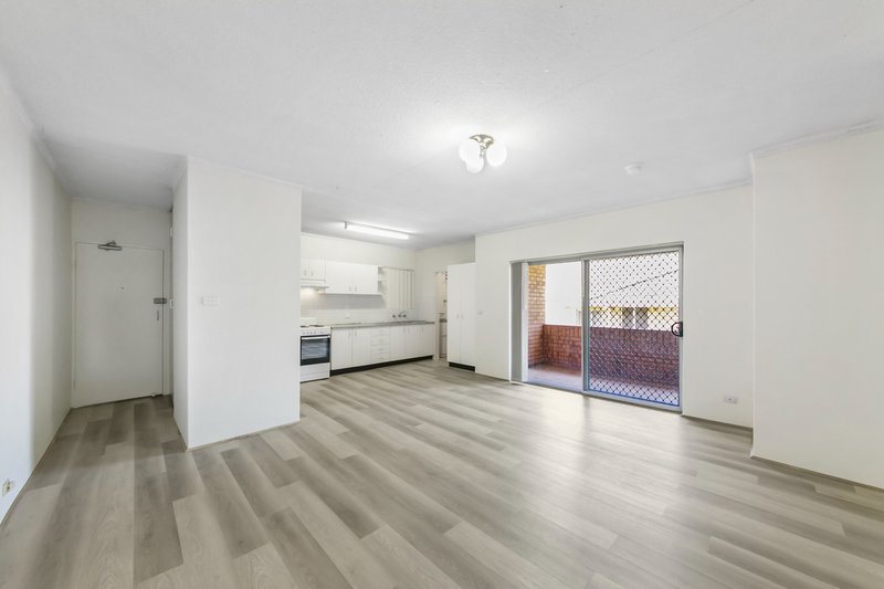 Photo - 8/52 Lane St , Wentworthville NSW 2145 - Image 3