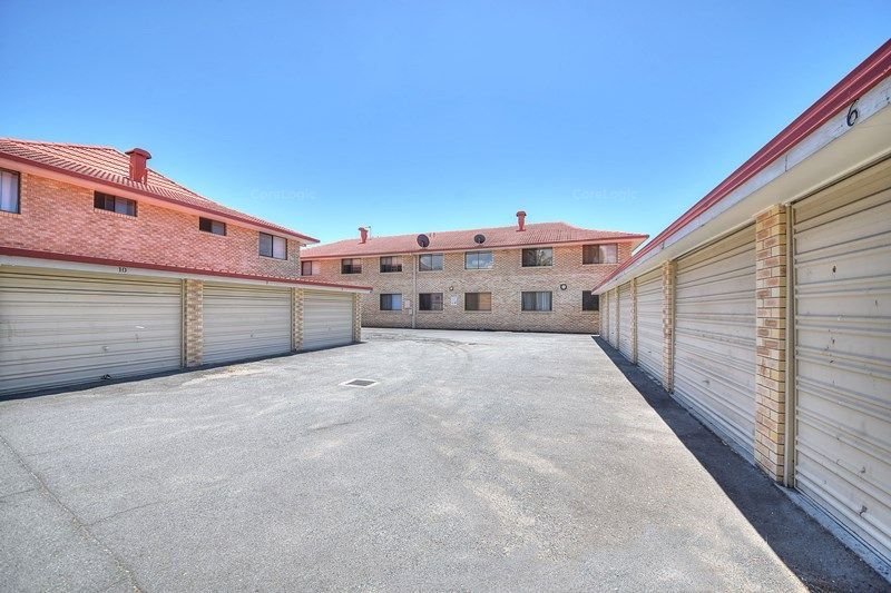 Photo - 8/54-56 Karbunya Street, Mermaid Waters QLD 4218 - Image 9