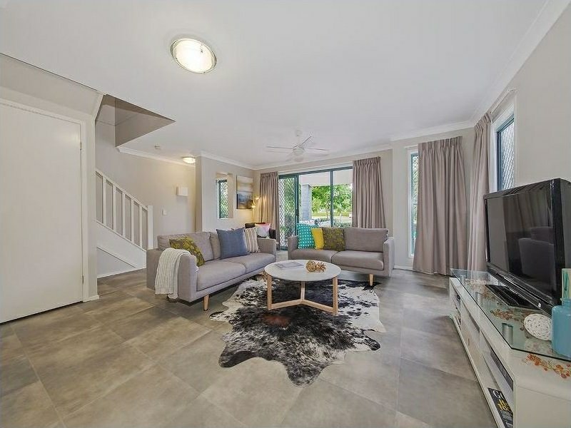 Photo - 8/55 Lang Street, Morningside QLD 4170 - Image 4