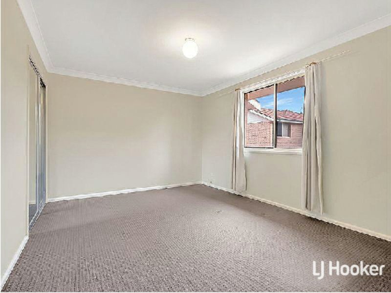 Photo - 8/56 Hillcrest Road, Quakers Hill NSW 2763 - Image 5