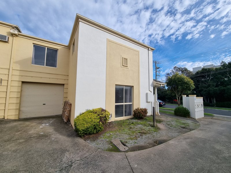 Photo - 8/58 Kanooka Grove, Clayton VIC 3168 - Image 15