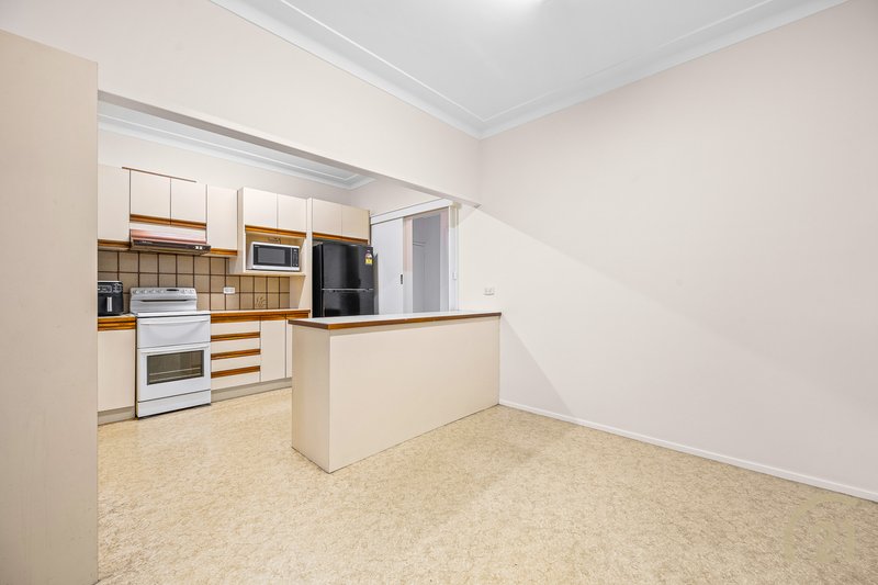 Photo - 858 The Horsley Drive, Smithfield NSW 2164 - Image 5