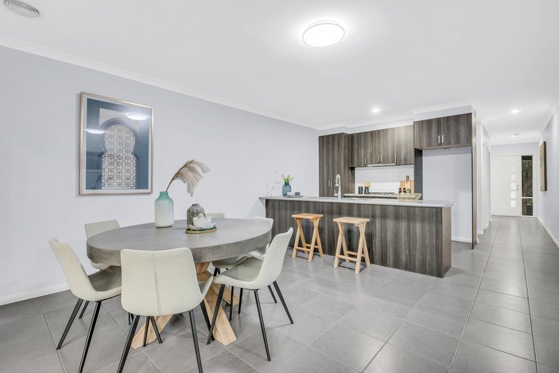 Photo - 8/6-10 Elsternwick Way, Craigieburn VIC 3064 - Image 3