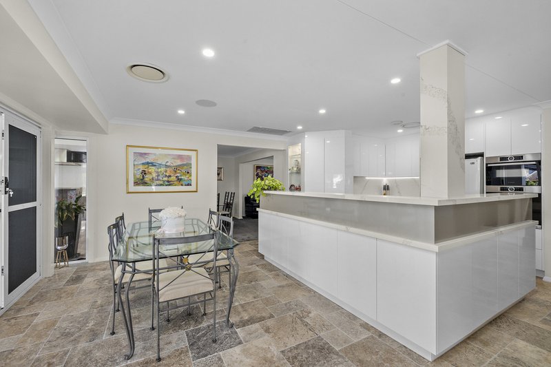 Photo - 8/6-16 Anchorage Drive, Raby Bay QLD 4163 - Image 17