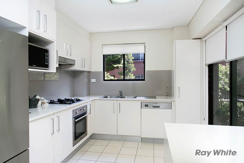 Photo - 8/6-8 Banksia Road, Caringbah NSW 2229 - Image 3