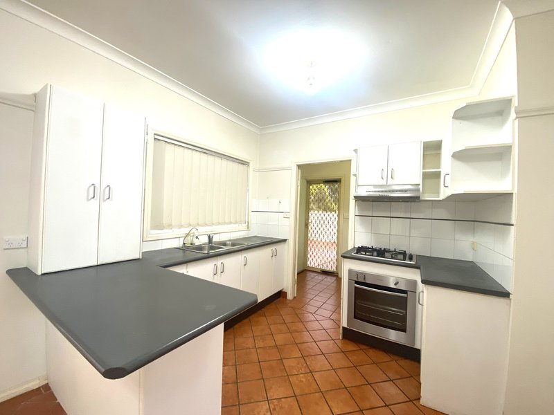 Photo - 8/6-8 Gilba Road, Pendle Hill NSW 2145 - Image 3
