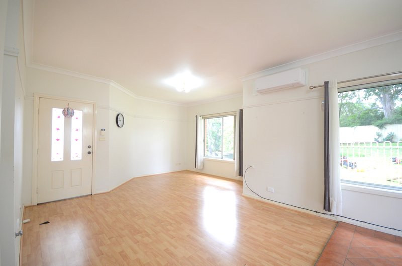 Photo - 8/6-8 Gilba Road, Pendle Hill NSW 2145 - Image 3