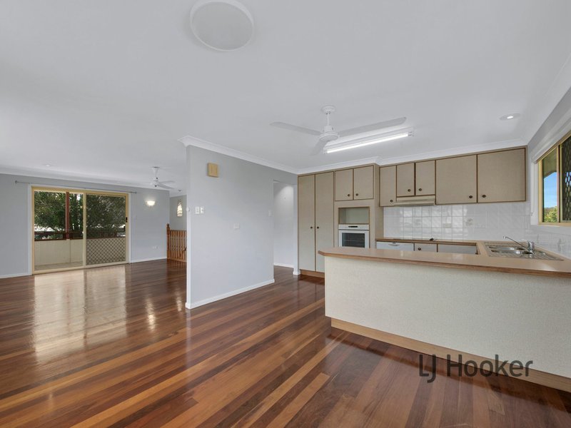 Photo - 86 Booth Avenue, Tannum Sands QLD 4680 - Image 3